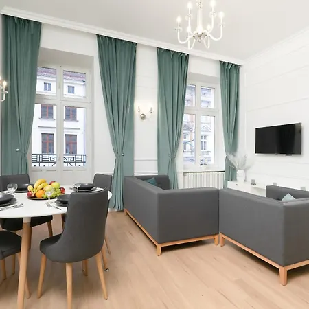 Sage Green Apartment Piotrkowska In Lodz By Noclegi Renters Exterior photo