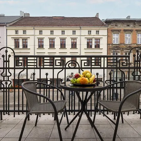 Sage Green Apartment Piotrkowska In Lodz By Noclegi Renters Exterior photo