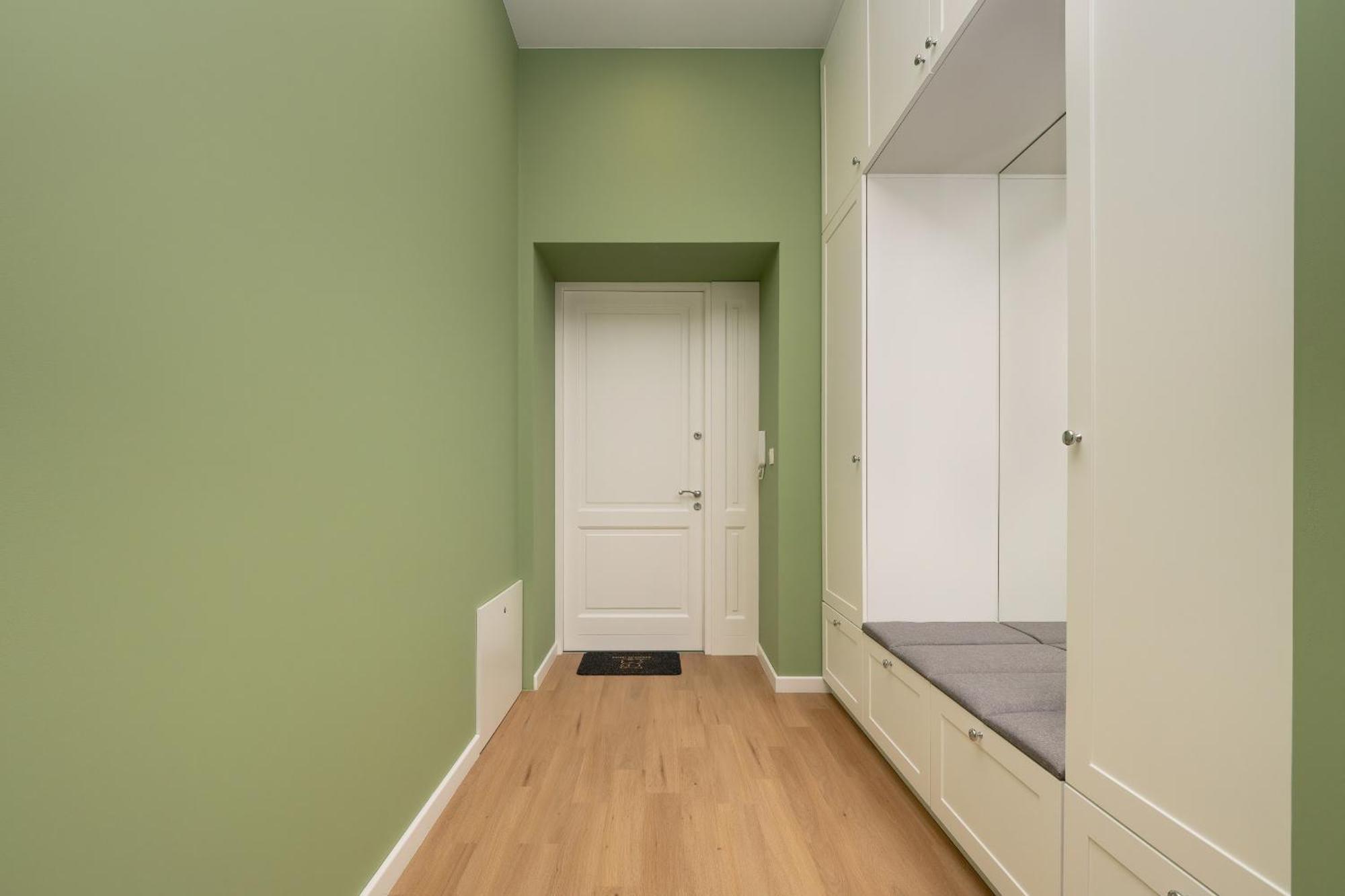 Sage Piotrkowska In By Renters * Lodz (Lodz)